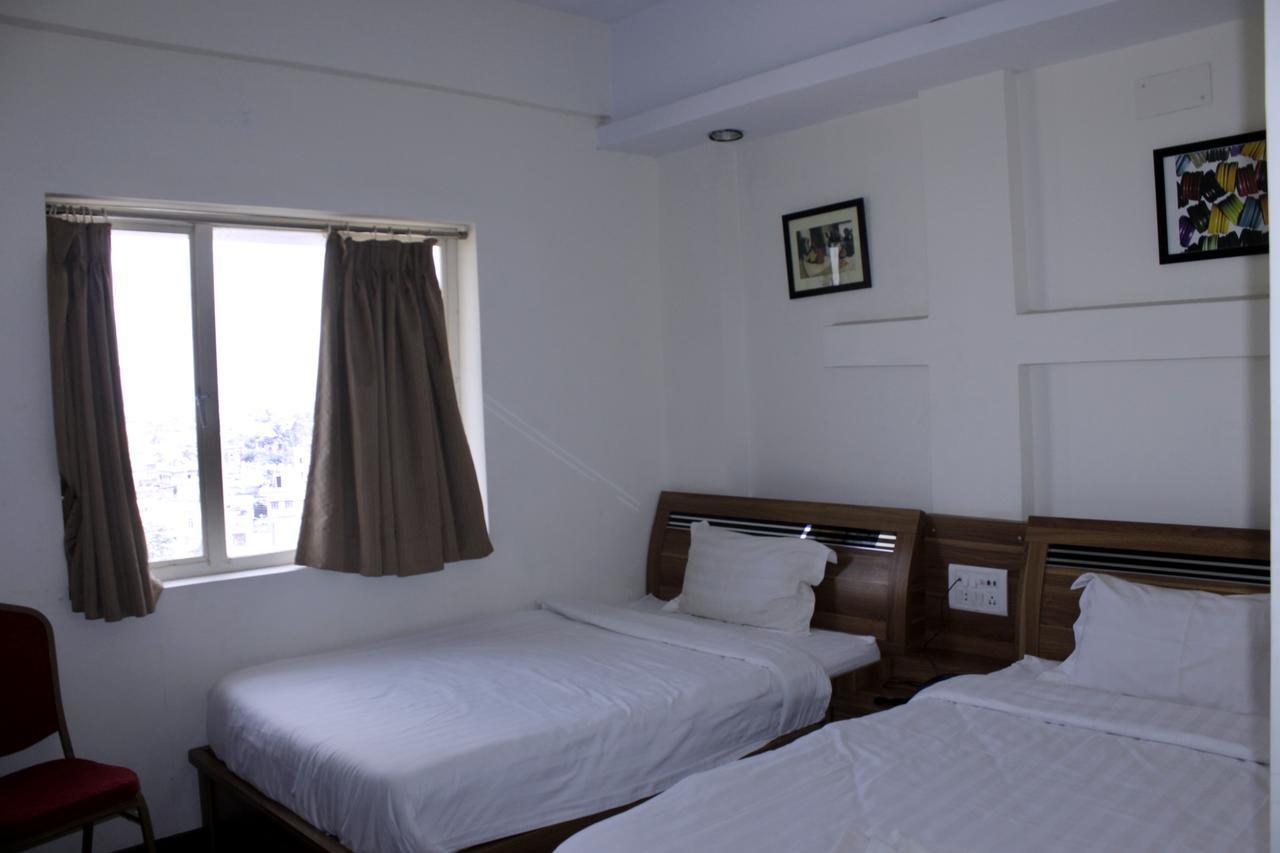 Hotel Akash Sarovar Пурулия Номер фото